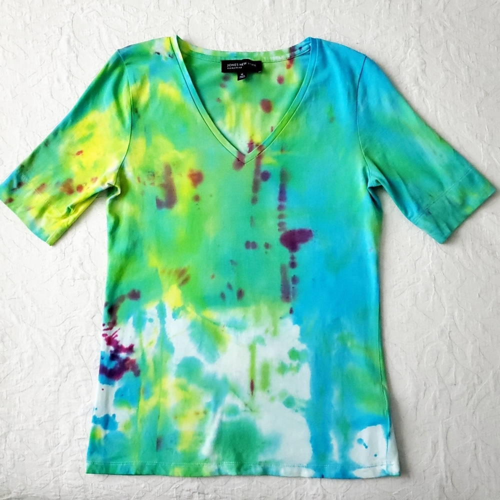 Jones New York Tie Dye V-neck Short Sleeve Top, Size Medium - Picture 13 of 15